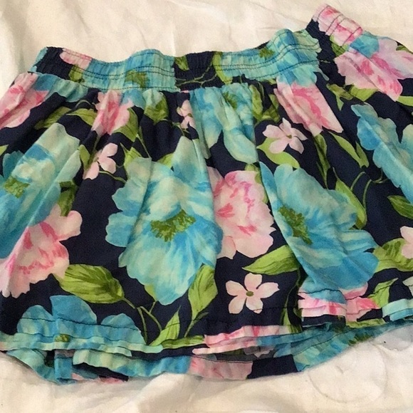 Hollister Elastic Waist Floral Skirt Size Medium Mini - Picture 1 of 2